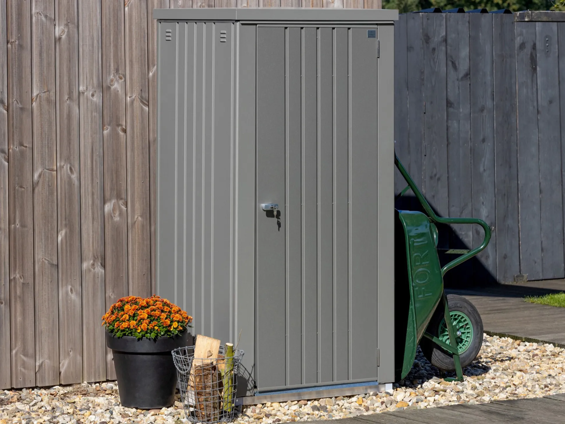 Biohort Tuinkast 93x83x182,5cm (incl. bodemplaat en frame )