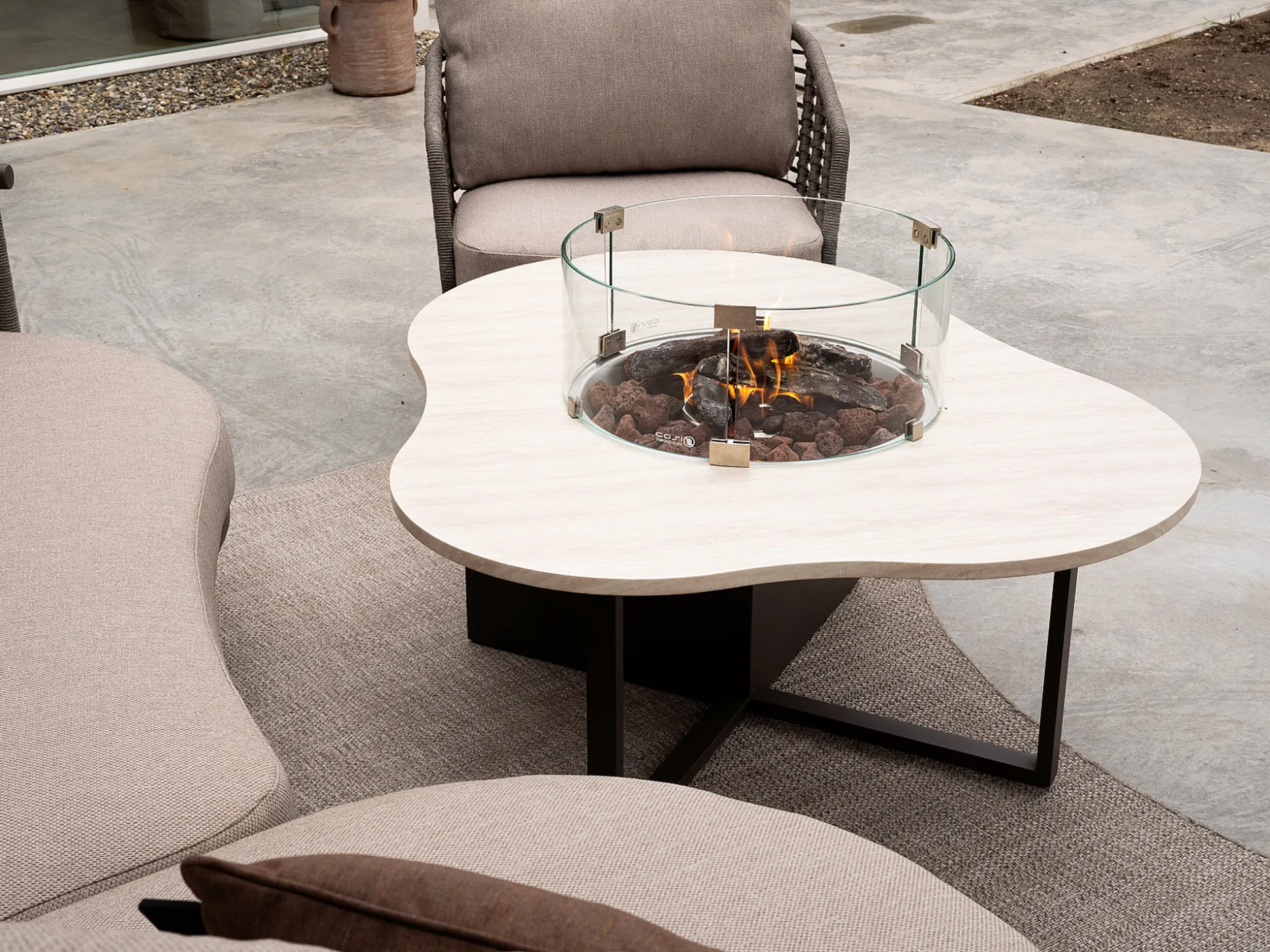 Cosiloft Novi lounge vuurtafel 125x102x50cm