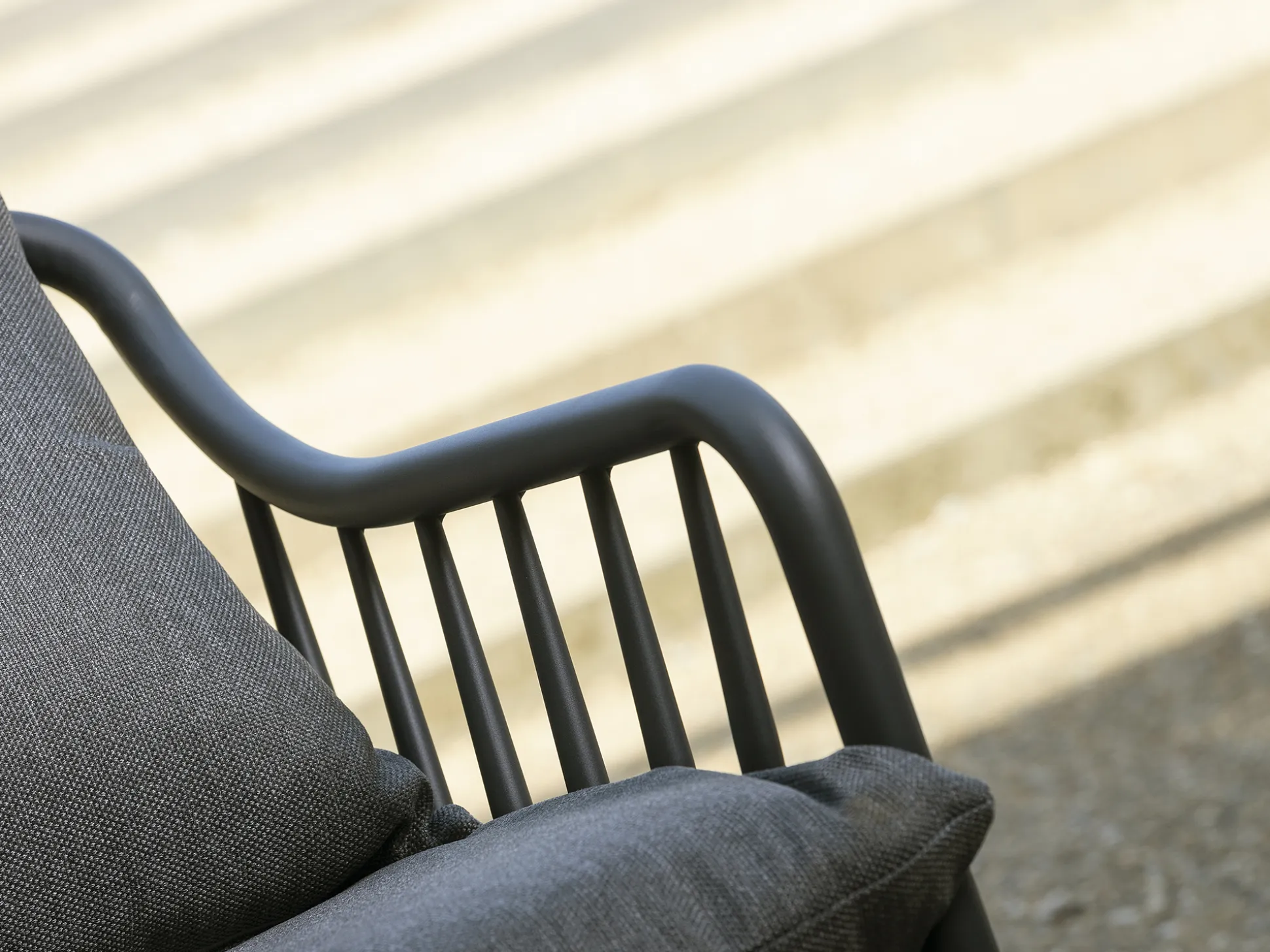 Manifesto Celante lounge tuinstoel