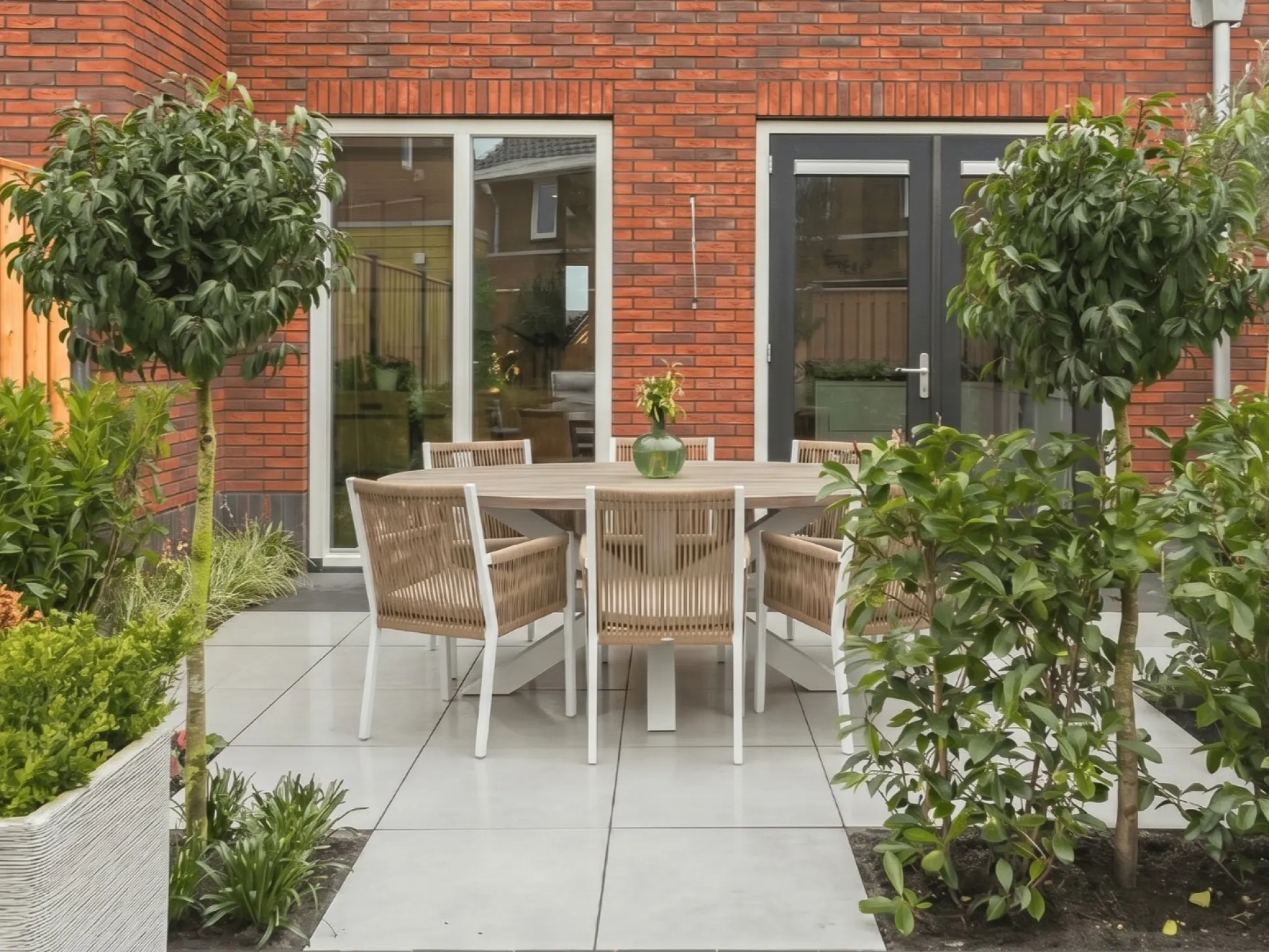 Manifesto Rivola/ROUGH-Y Ellips 240cm dining tuinset 7-delig