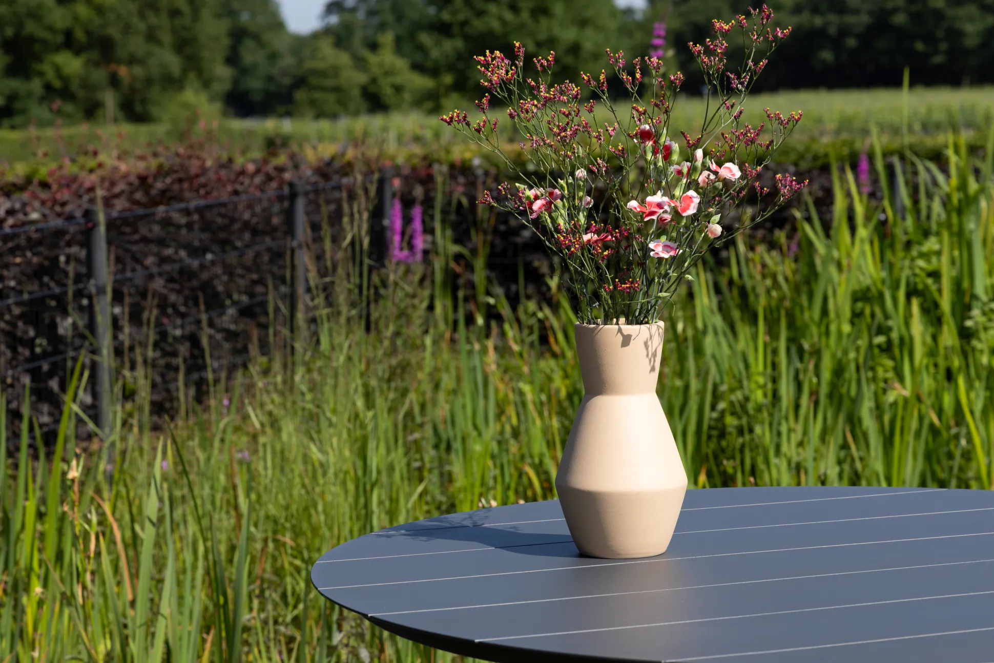 Manifesto Sora dining tuintafel ø 127cm (h:75cm)