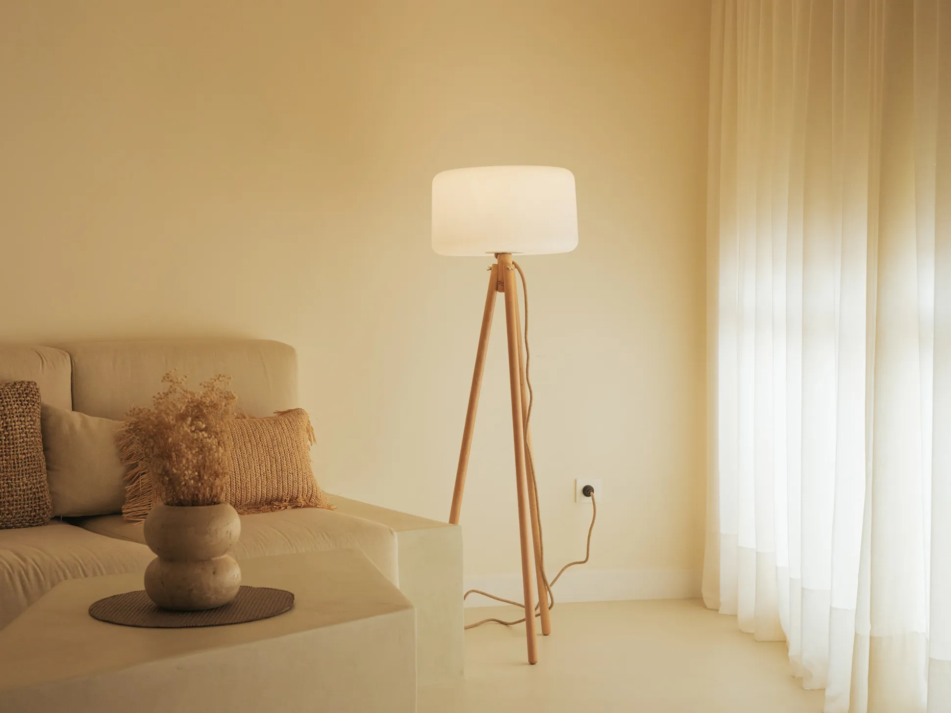 New Garden Chloe staande buitenlamp led dimbaar met kabel ø 43cm (h: 140cm)
