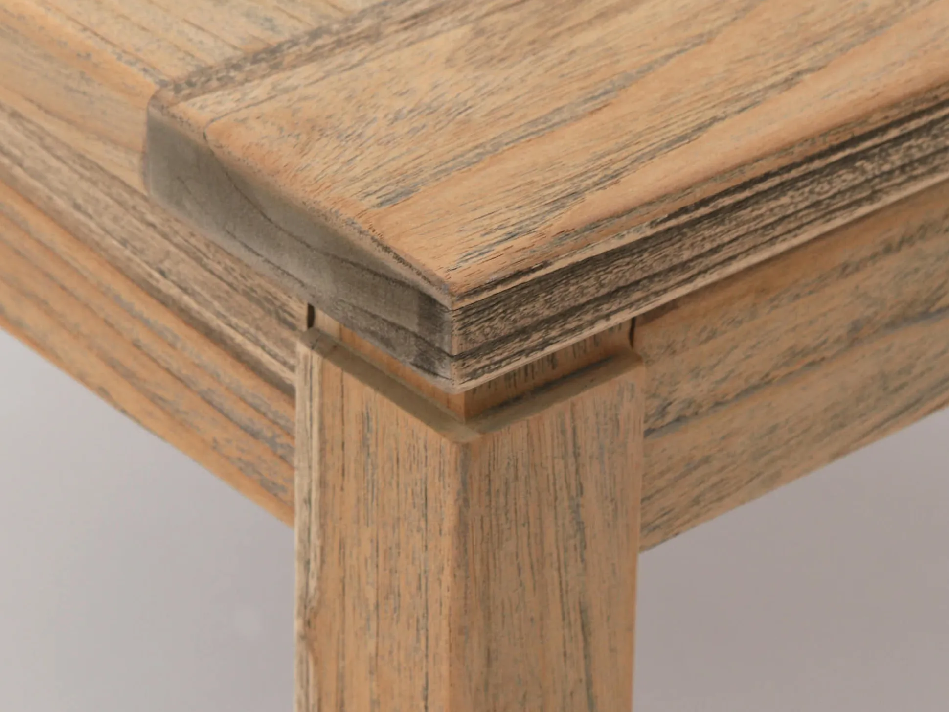 ROUGH Batang bijzet tuintafel 65x65x34cm
